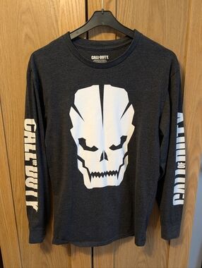 Call of Duty Black Graphic Tee - Logo Tag Detail